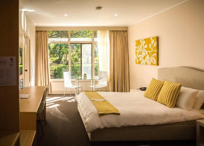 Foreshore Motor Inn