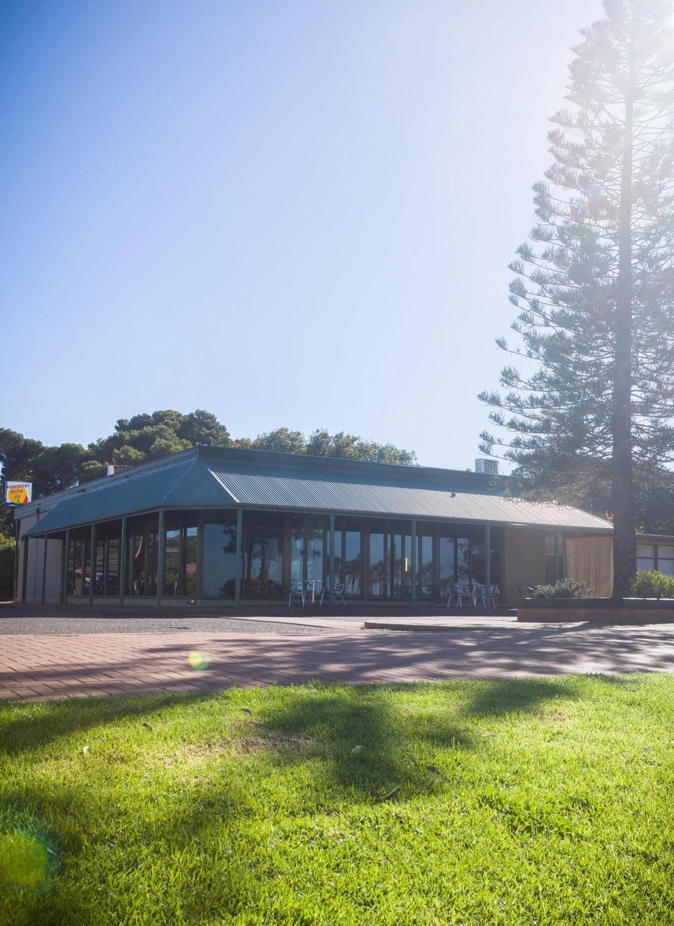 Foreshore Motor Motel 4*
